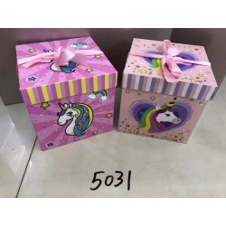 Caja de regalo 22x22 cms Unicornio